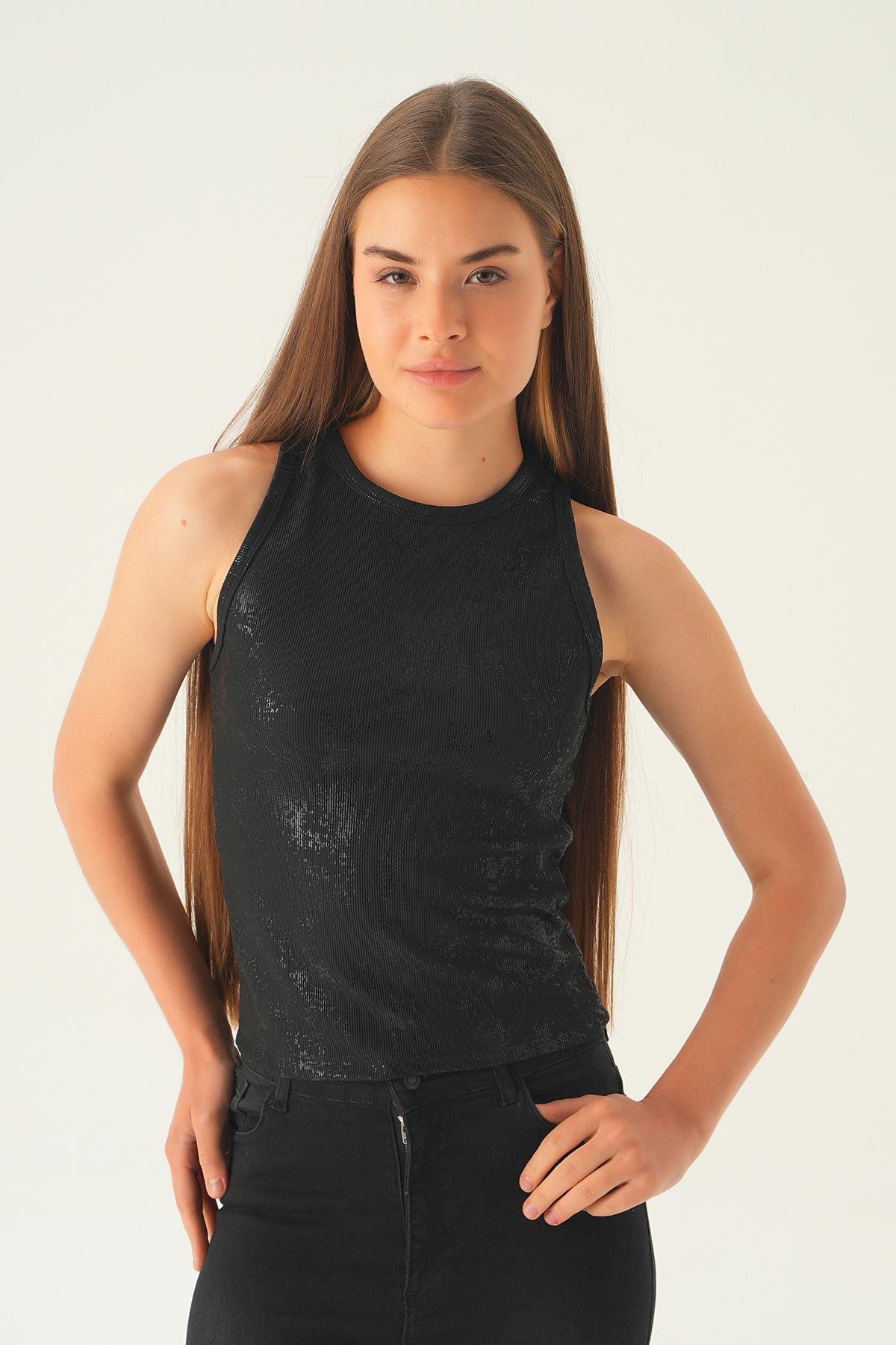 21223 Desenli Sıfır Kol Bluz Siyah - 4