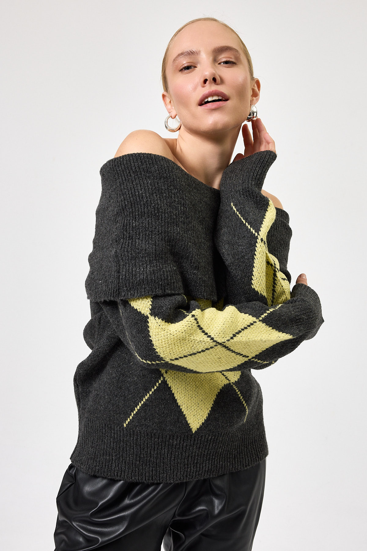 2123 Baklava Desenli Kazak Antrasit-Sarı - 3