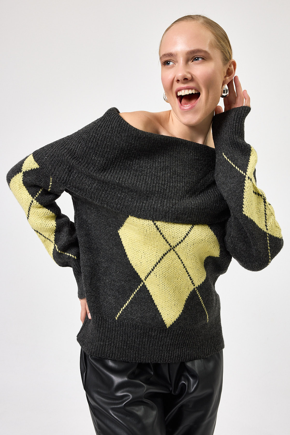 2123 Baklava Desenli Kazak Antrasit-Sarı - 9