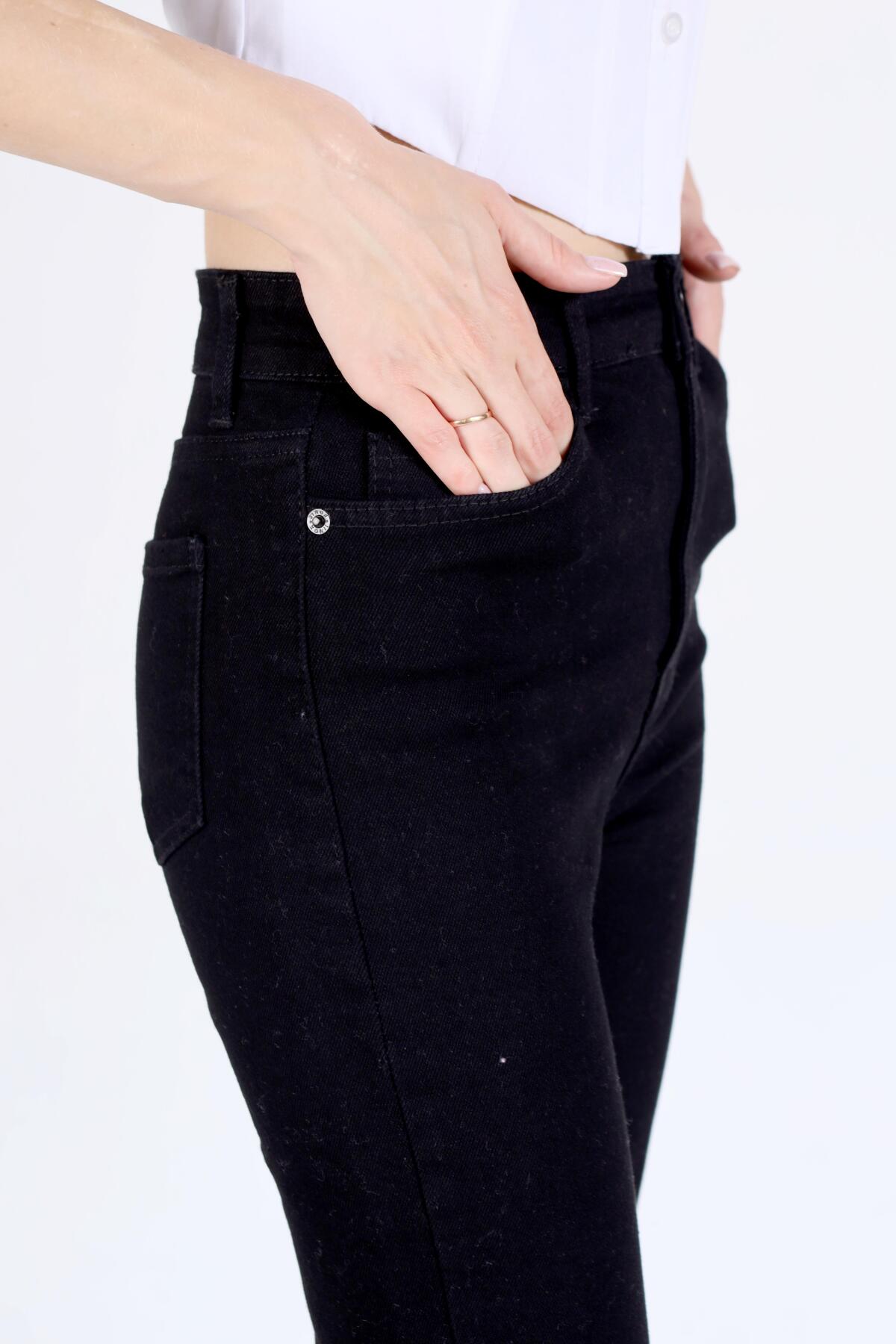 Siyah Yüksek Bel Mom Jean 11121 - 4