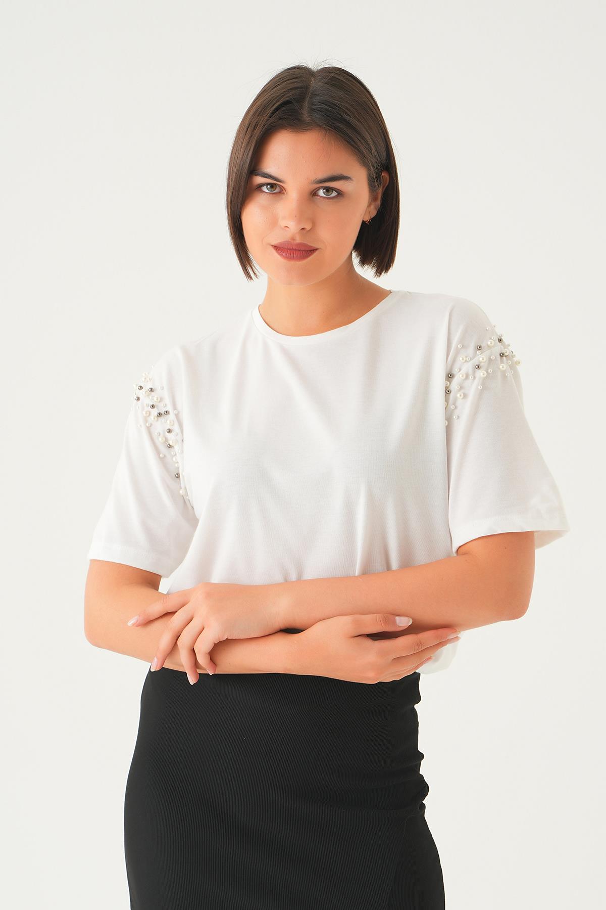 Beyaz Kol İncili Tişört 21430 