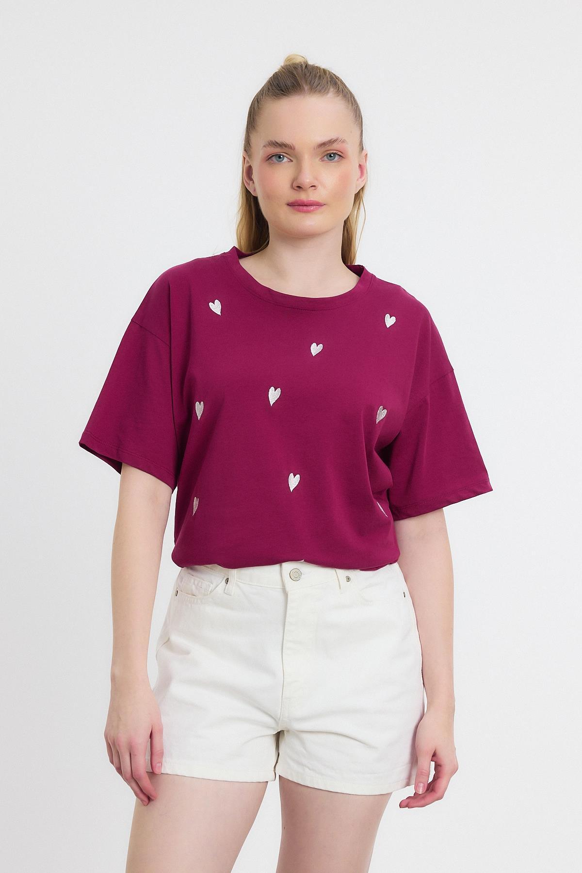 2150-11 Kalp Nakışlı Bisiklet Yaka Tişört Bordo - RAYS