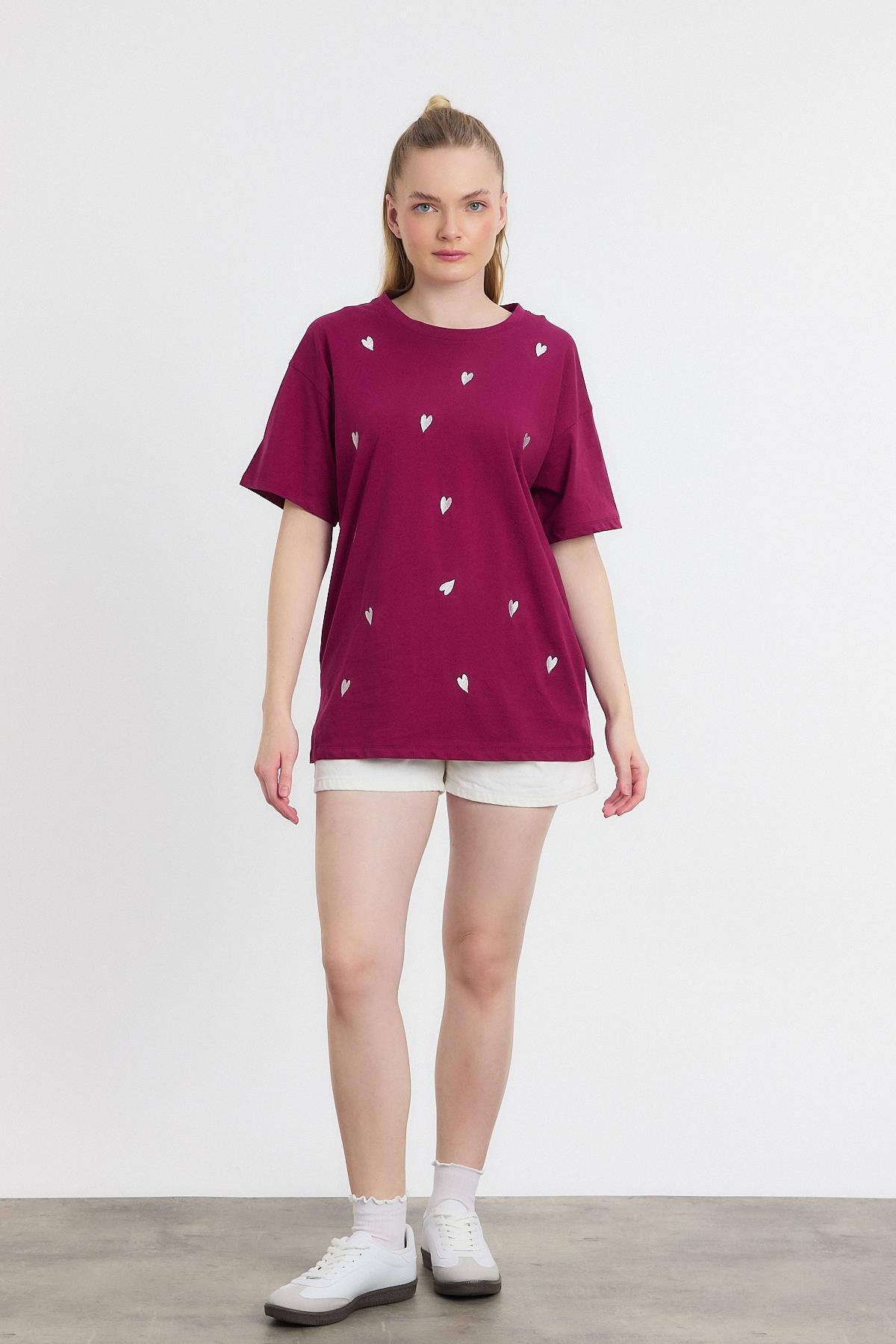 2150-11 Kalp Nakışlı Bisiklet Yaka Tişört Bordo - 2