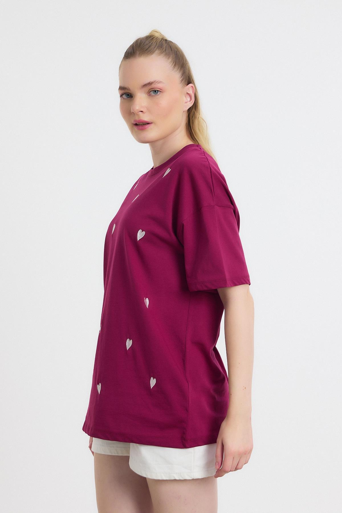 2150-11 Kalp Nakışlı Bisiklet Yaka Tişört Bordo - 8