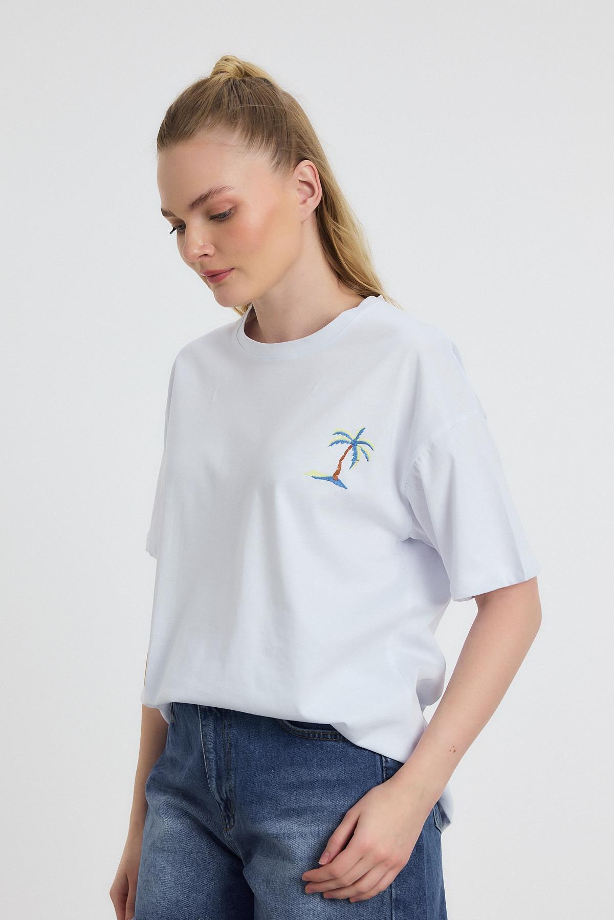 2150-16 Bisiklet Yaka Nakışlı Tişört Beyaz - 7