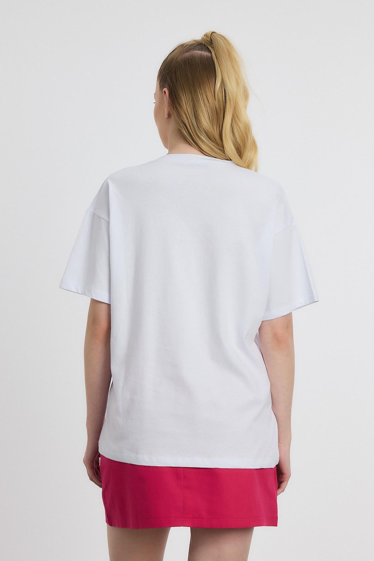 2150-21 Çiçek Nakışlı Tişört Beyaz - 5