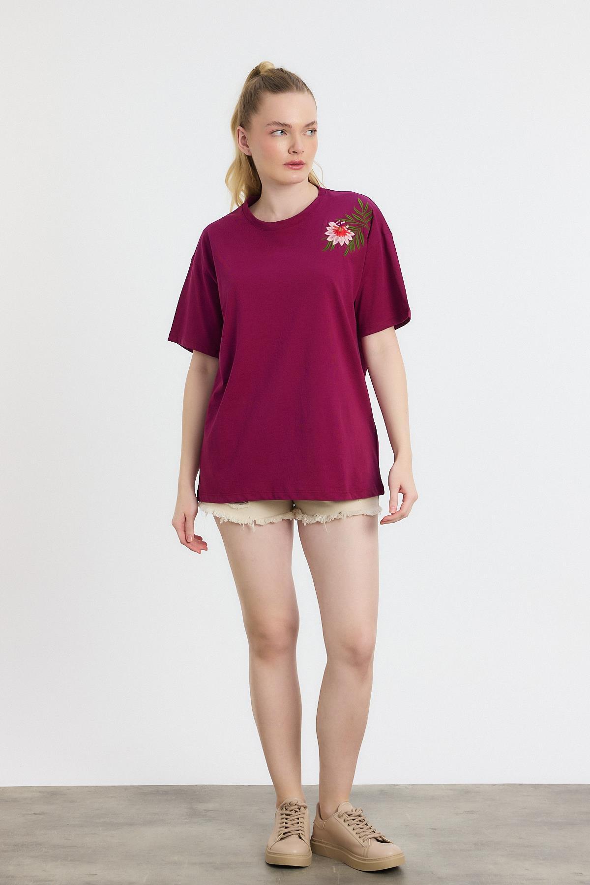 2150-21 Çiçek Nakışlı Tişört Bordo - 8