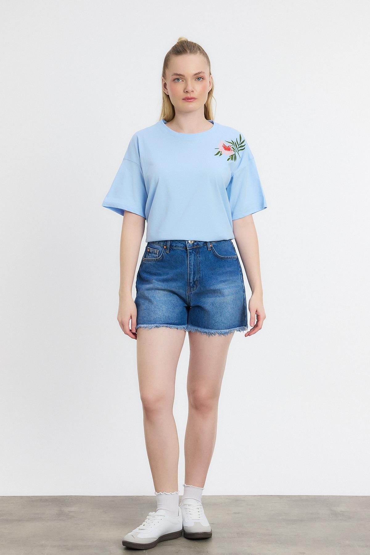 2150-21 Çiçek Nakışlı Tişört Mavi - RAYS