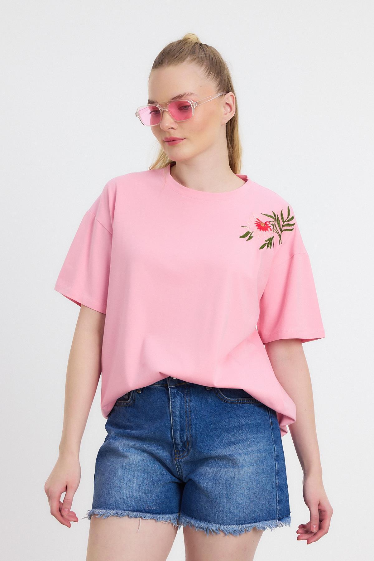 Pembe Çiçek Nakışlı Tişört 2150-21M - 2