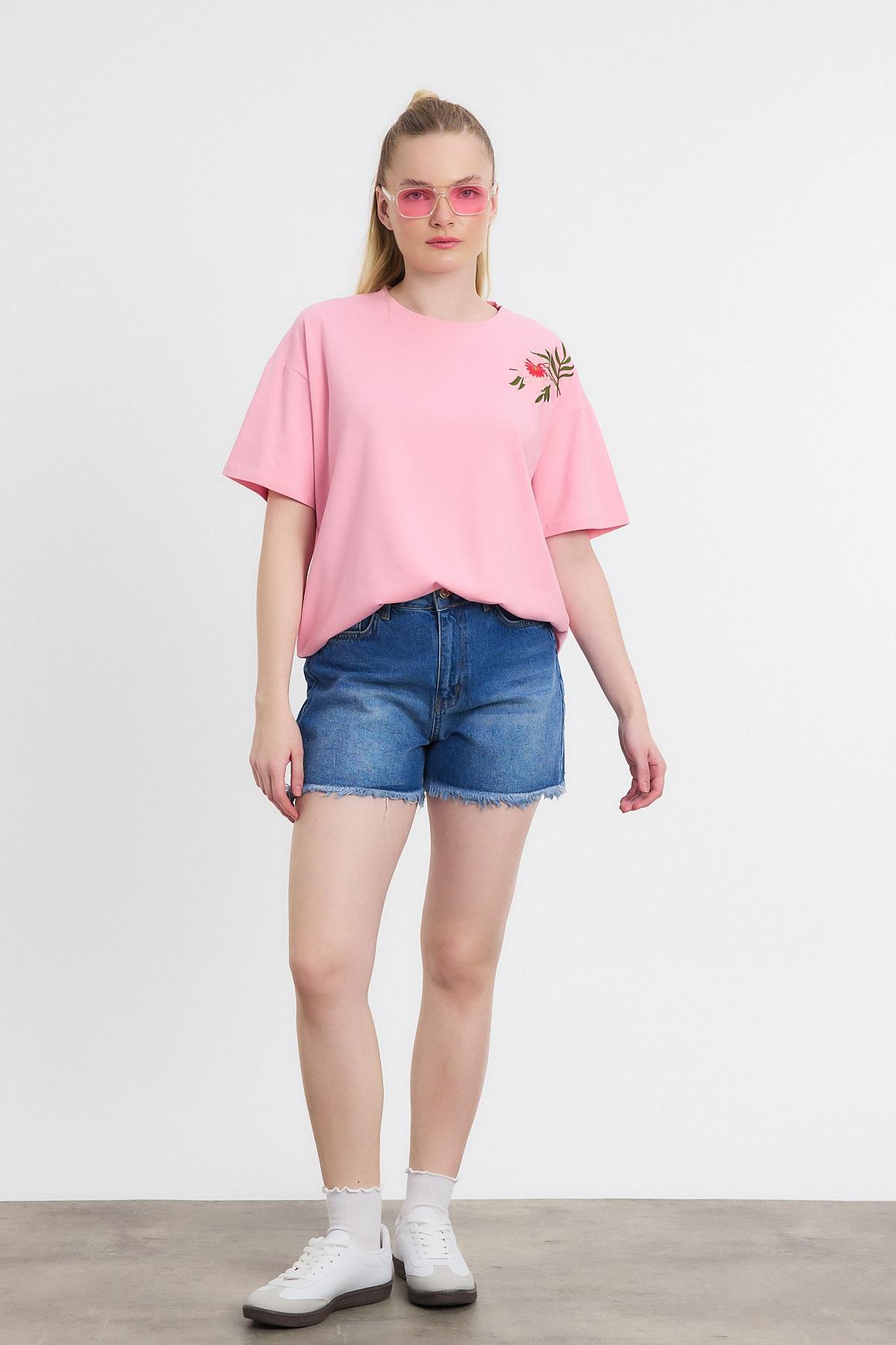 Pembe Çiçek Nakışlı Tişört 2150-21M - 3