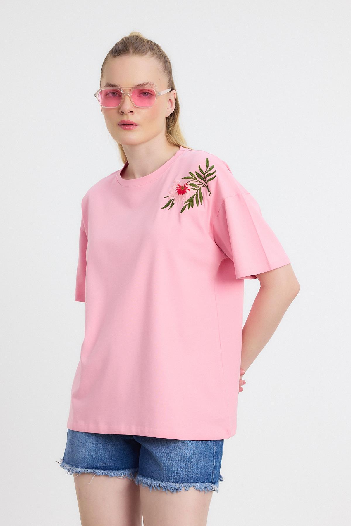 Pembe Çiçek Nakışlı Tişört 2150-21M - 7