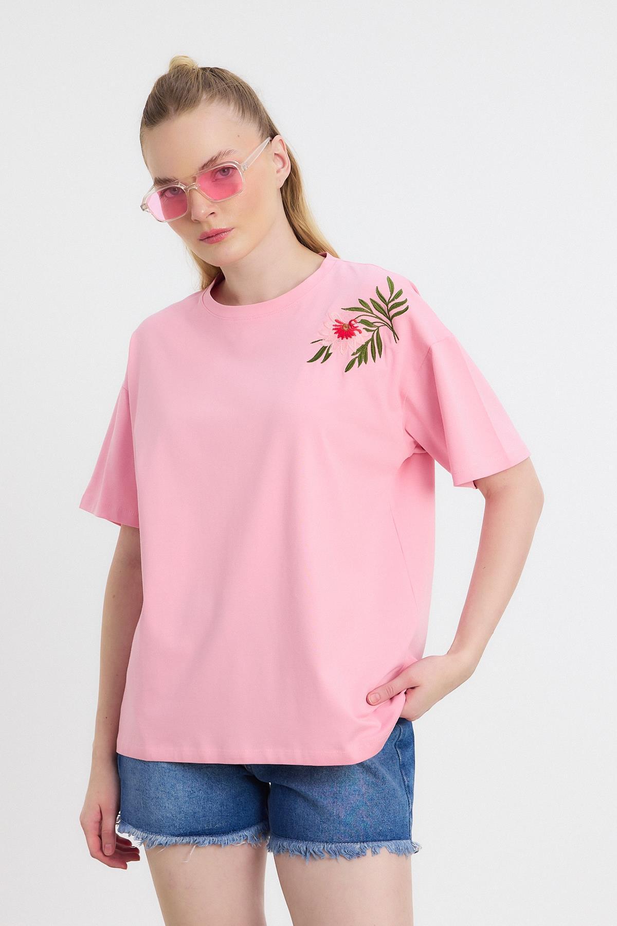 Pembe Çiçek Nakışlı Tişört 2150-21M 