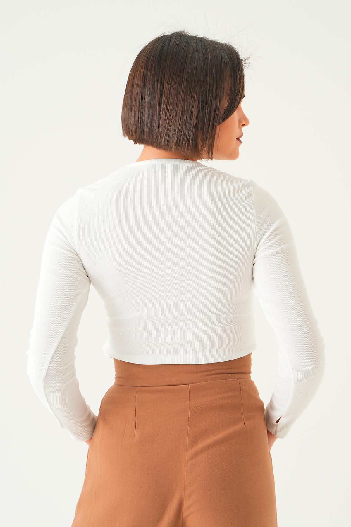 21502 Yaka Aksesuarlı Bluz Beyaz - 6