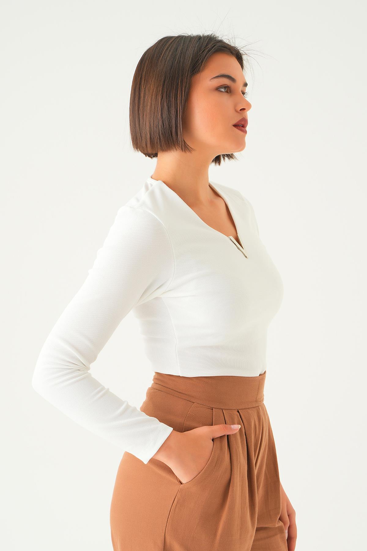 Beyaz Yaka Aksesuarlı Bluz 21502 - 5