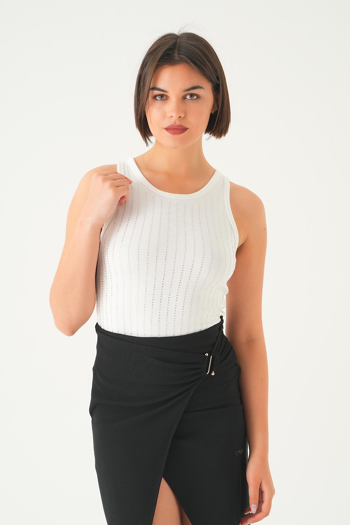 Beyaz Taşlı Kolsuz Bluz 21525 - 2