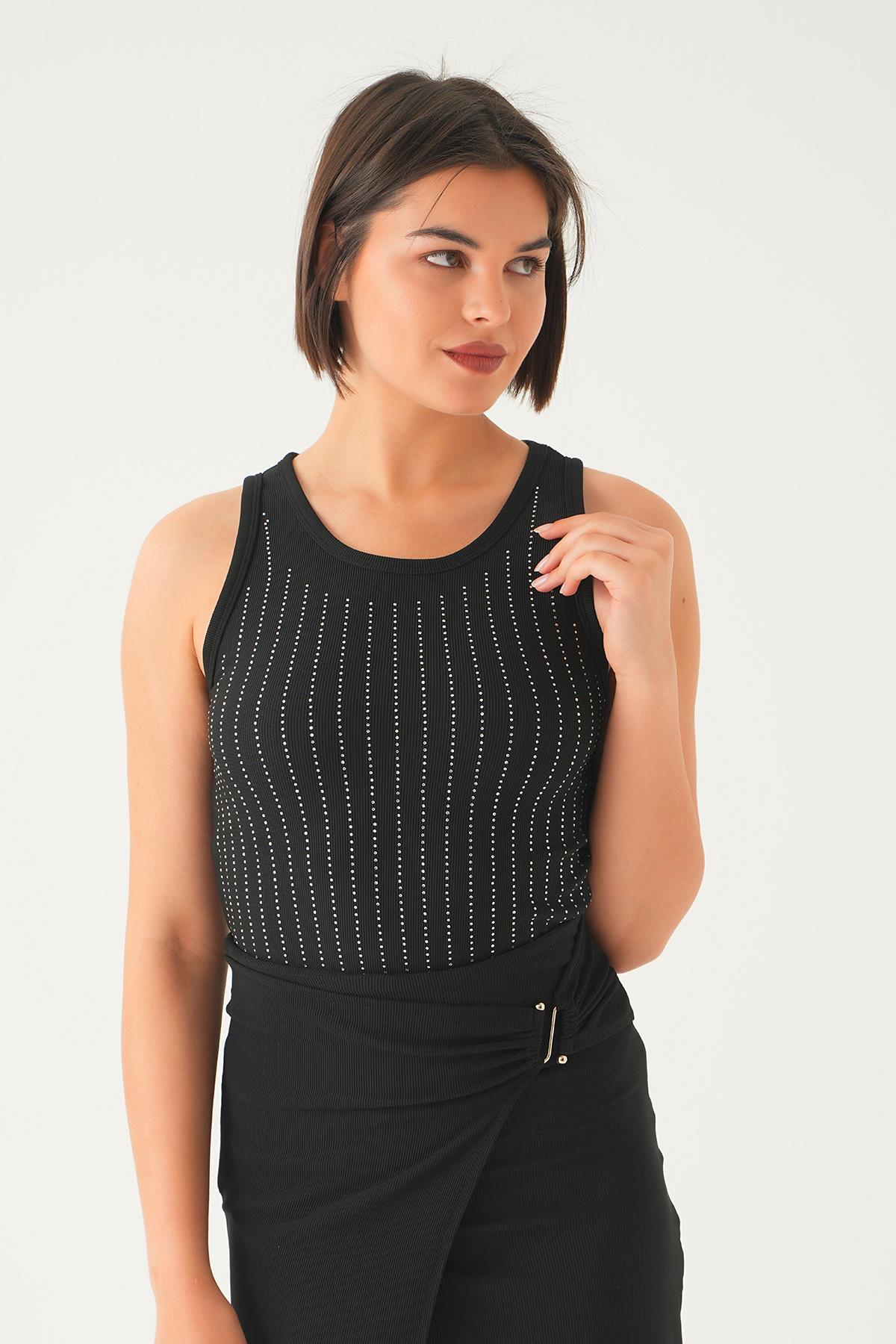 21525 Taşlı Kolsuz Bluz Siyah - 2