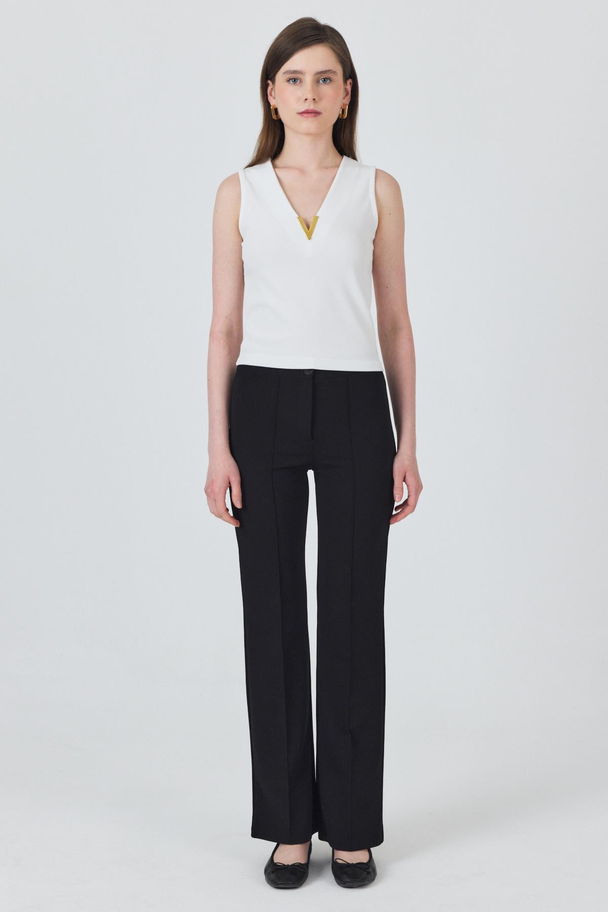 Beyaz Aksesuar Detaylı Kolsuz Kadın Bluz 21545 - RAYS