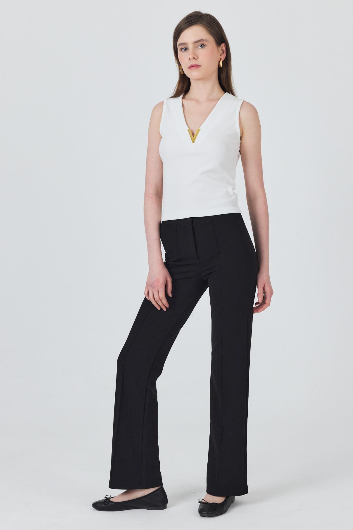 Beyaz Aksesuar Detaylı Kolsuz Kadın Bluz 21545 - 6