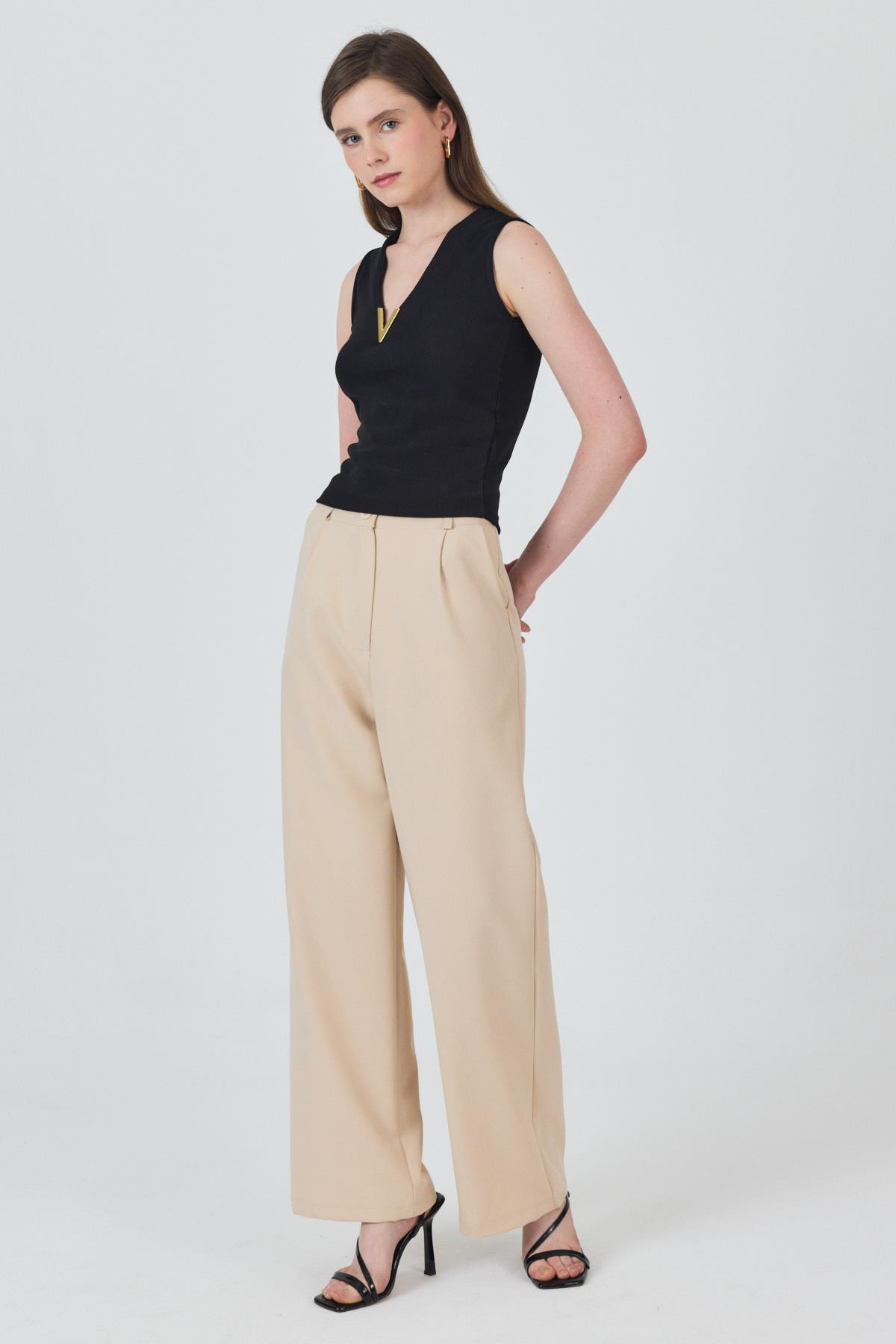 Siyah Aksesuar Detaylı Kolsuz Kadın Bluz 21545 - 7