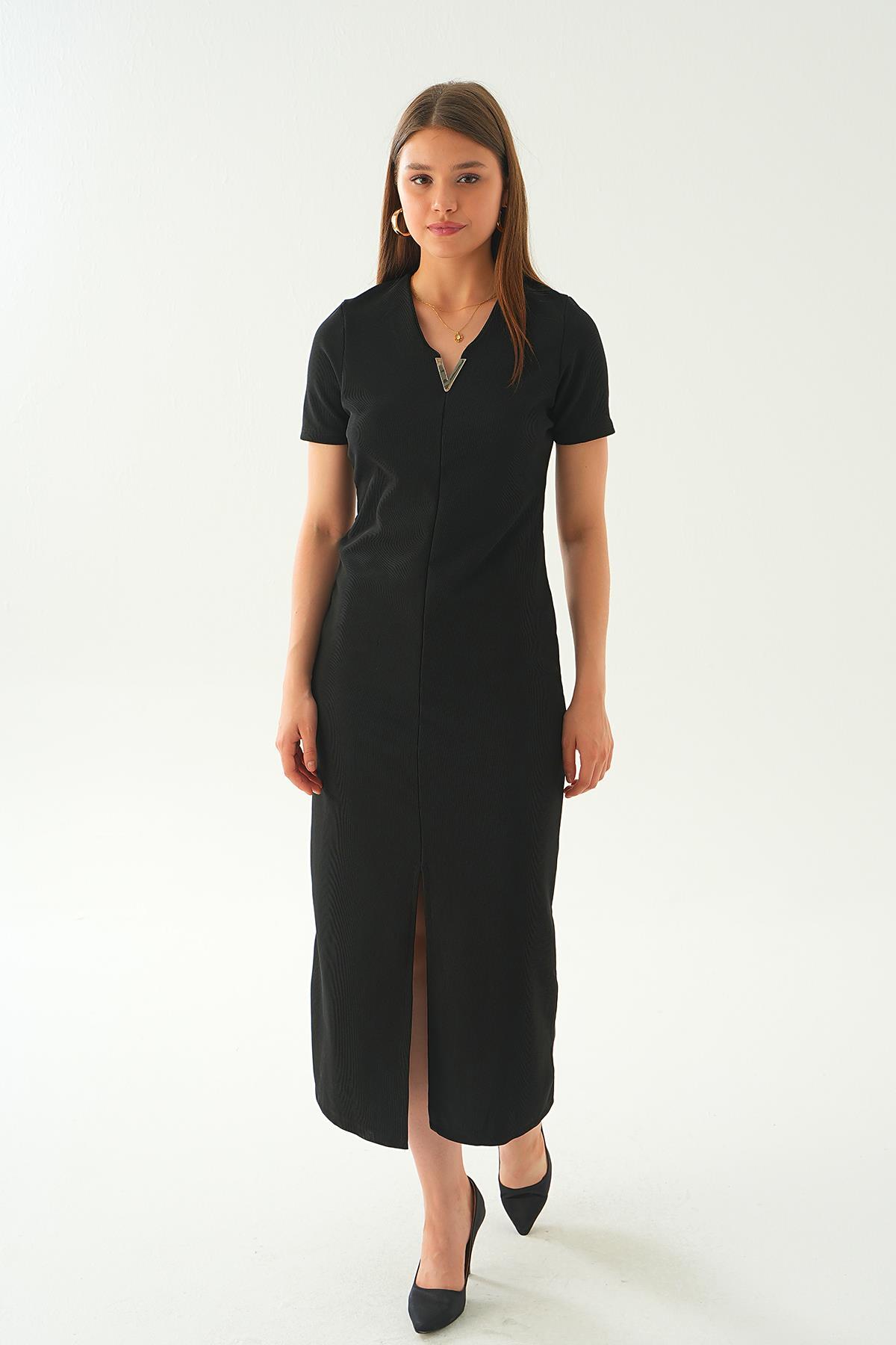 Siyah V Yaka Aksesuarlı Elbise 21561 