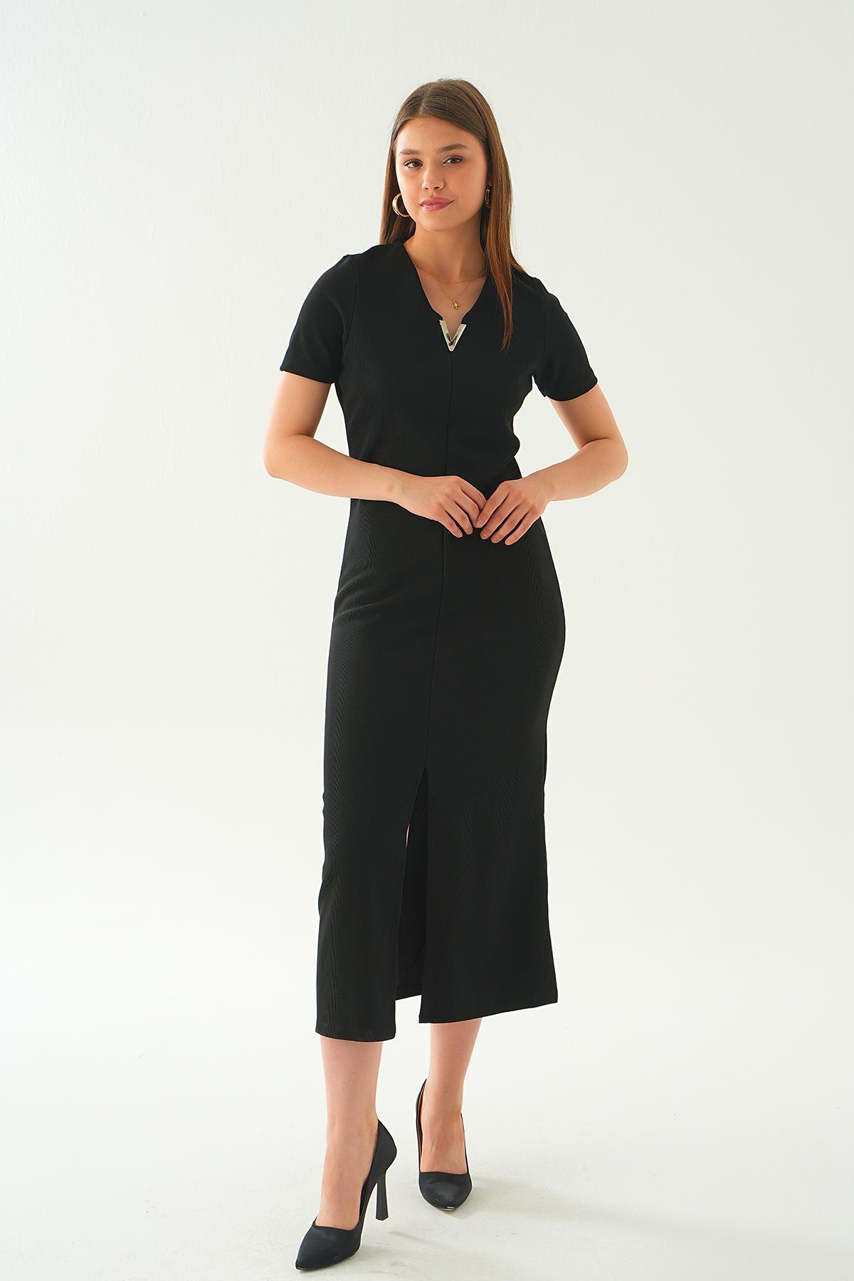Siyah V Yaka Aksesuarlı Elbise 21561 - 2