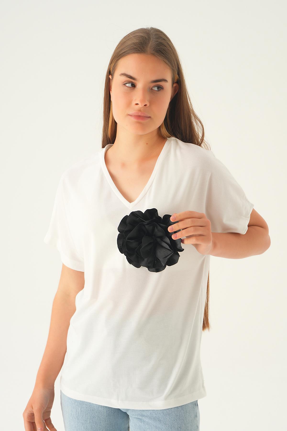 21568 Çiçek Detaylı Tişört Beyaz - 1