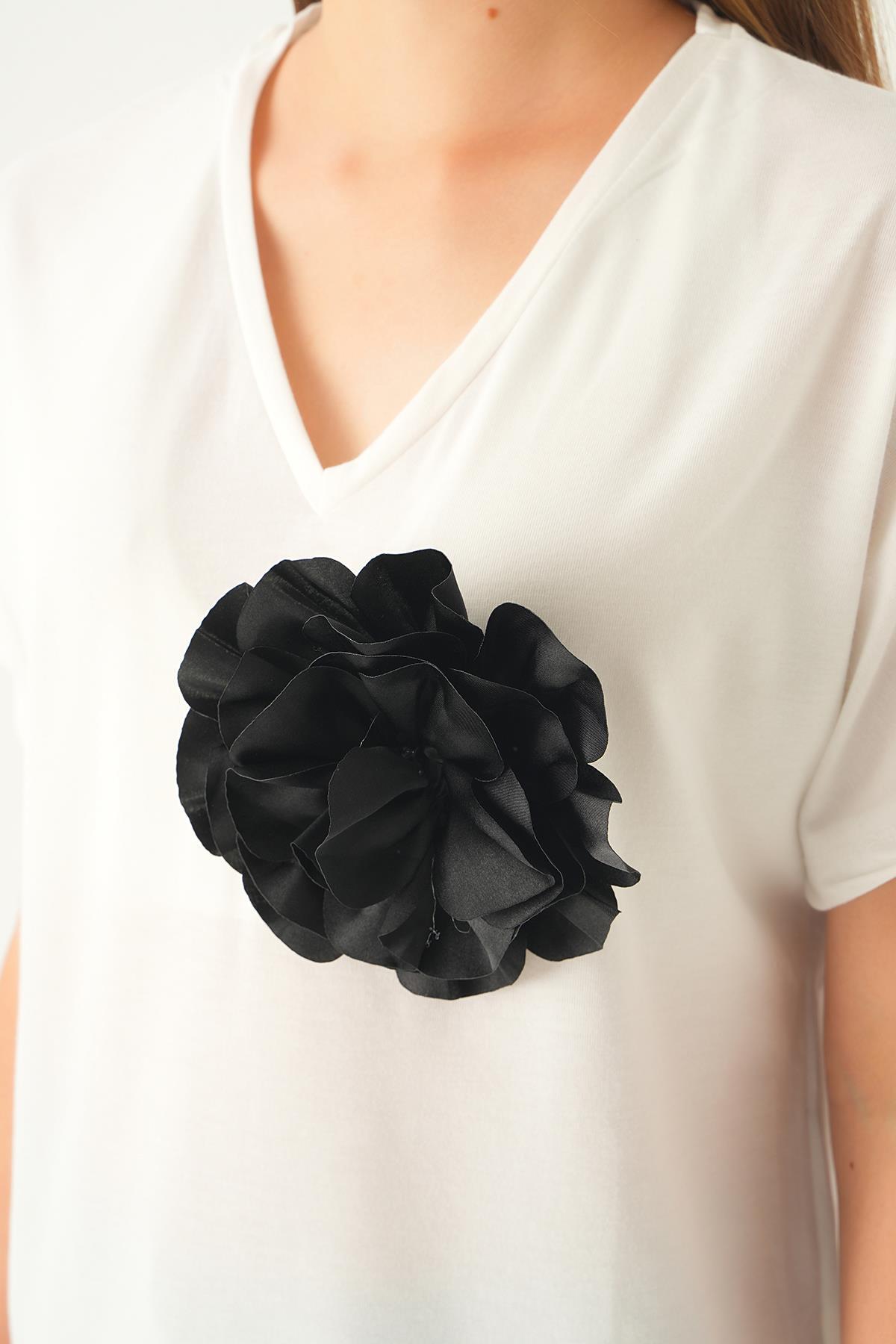 Beyaz Çiçek Detaylı Tişört 21568 - 6