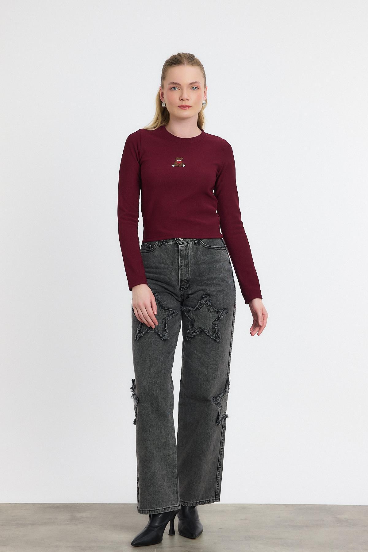 2200 Ayıcık Nakışlı Bisiklet Yaka Bluz Bordo - RAYS