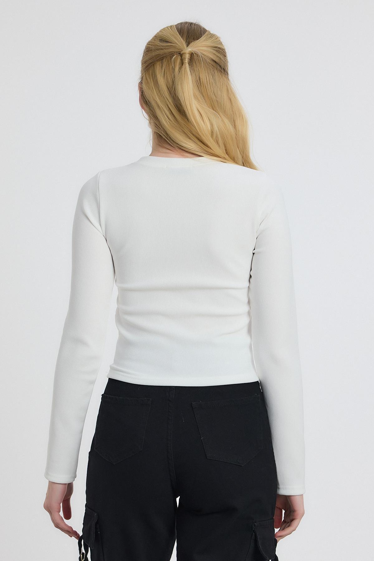 Ekru Ayıcık Nakışlı Bisiklet Yaka Bluz 2200 - 5