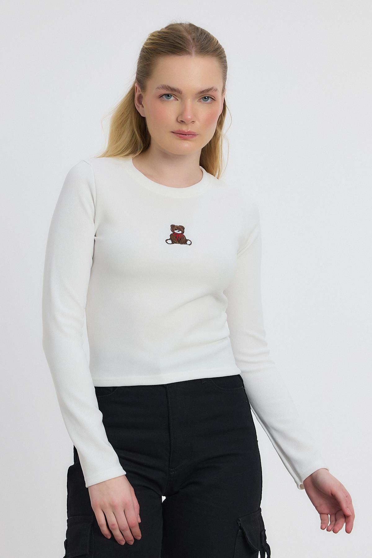 Ekru Ayıcık Nakışlı Bisiklet Yaka Bluz 2200 - 7
