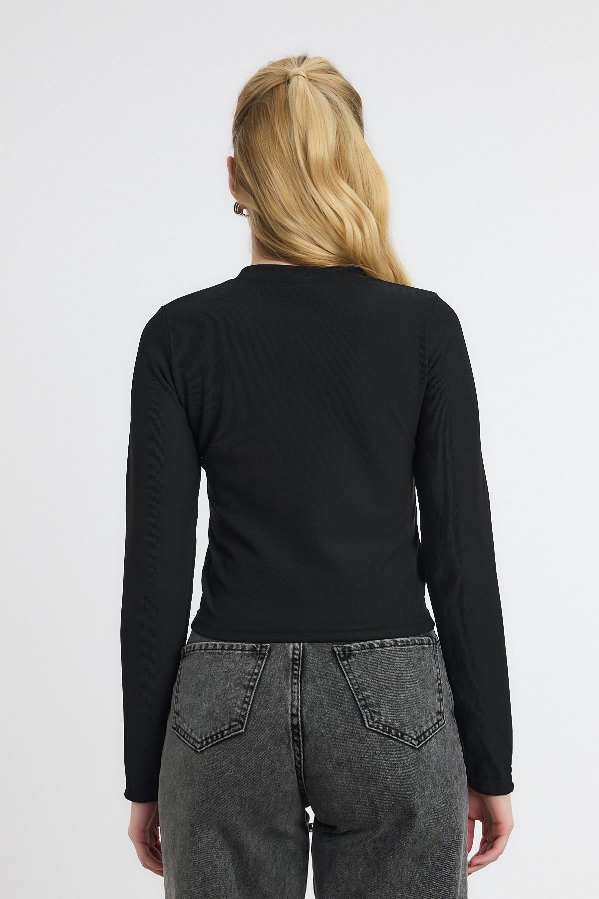 Siyah Ayıcık Nakışlı Bisiklet Yaka Bluz 2200 - 5