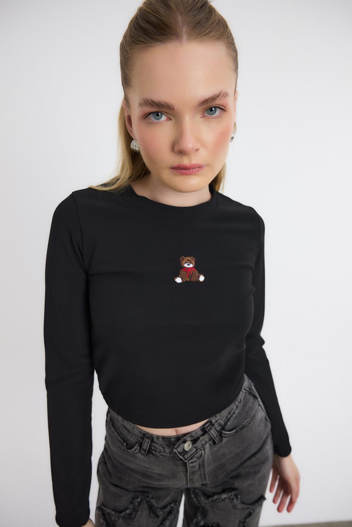 Siyah Ayıcık Nakışlı Bisiklet Yaka Bluz 2200 - 8