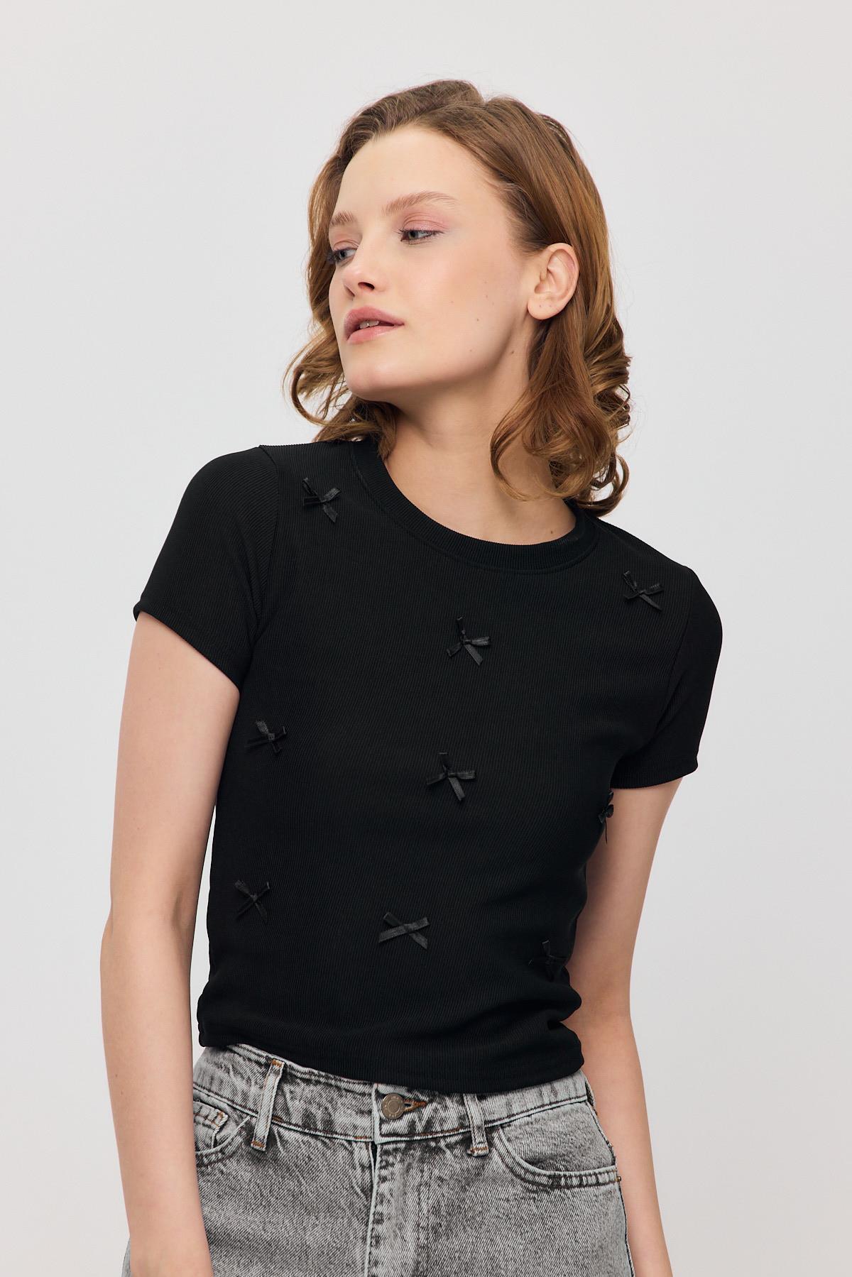 Siyah Kurdele Detay Kısa Kol Tişört 2202 - 6
