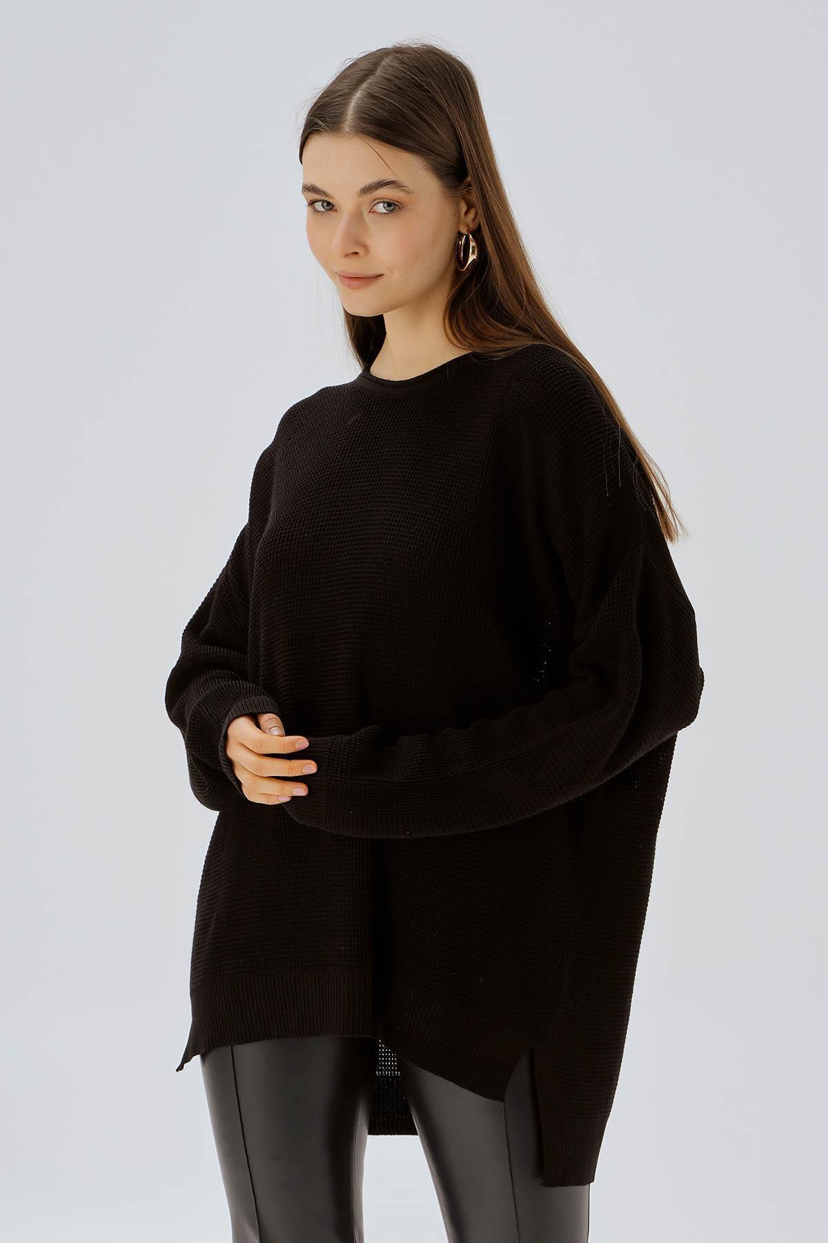 Siyah Bisiklet Yaka Yırtmaçlı Kazak 2210 