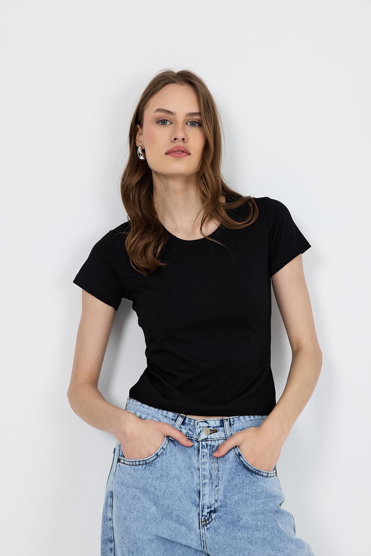 Siyah Slim Fit Bisiklet Yaka Kısa Kollu Tişört 2214 - 1