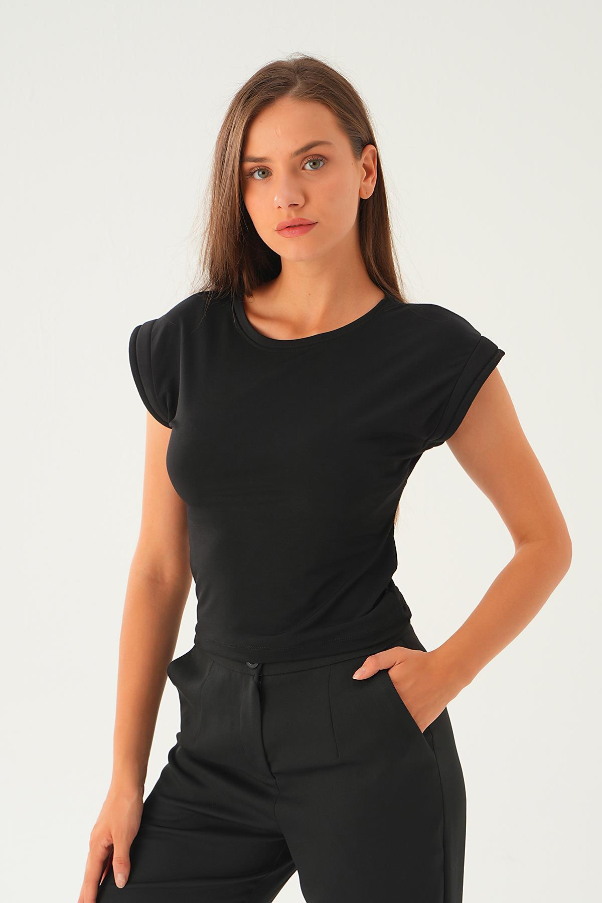 Siyah Kolları Vatkalı Sandy Tişört 222 