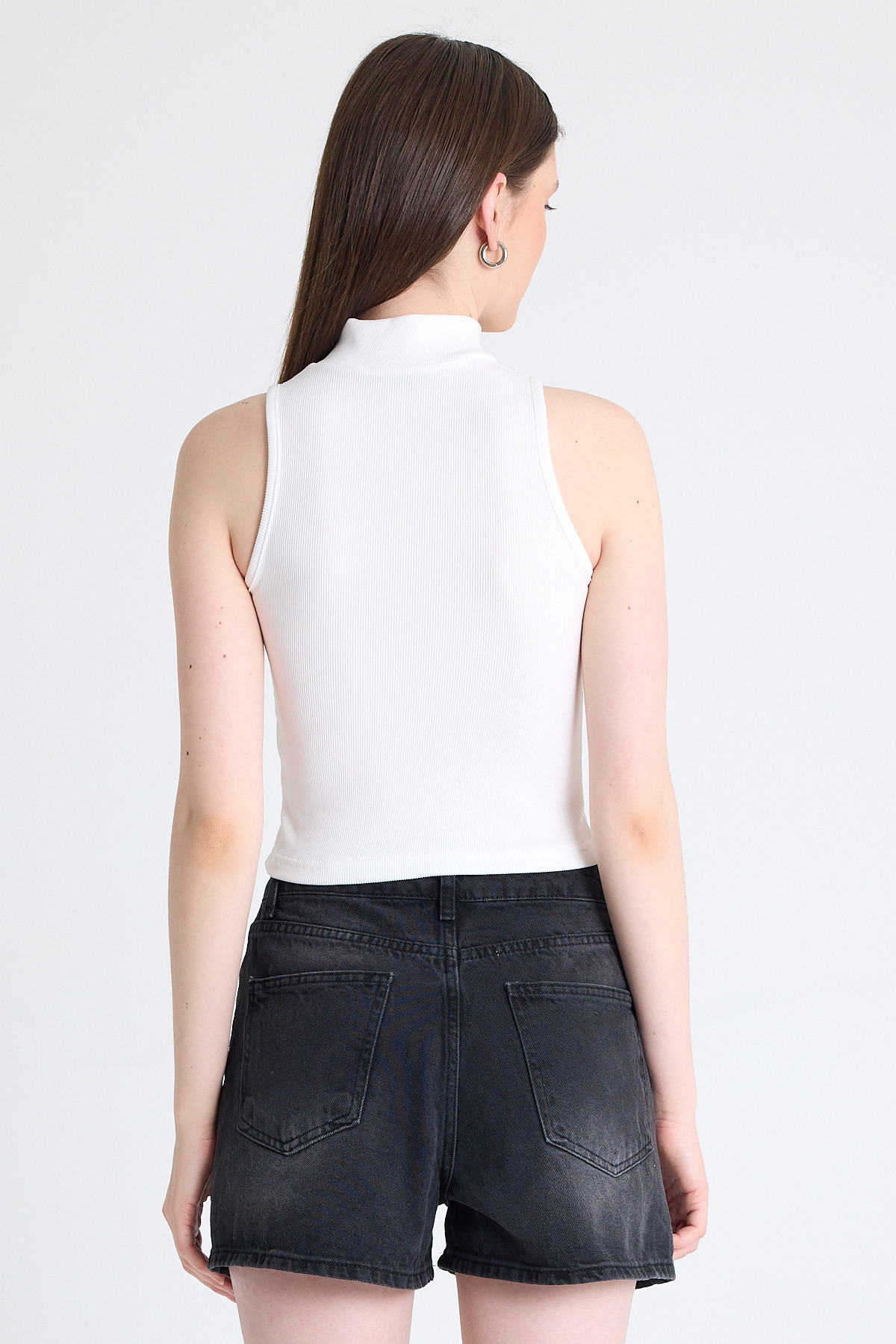 Beyaz Fermuar Detaylı Kolsuz Crop Bluz 2226 - 5