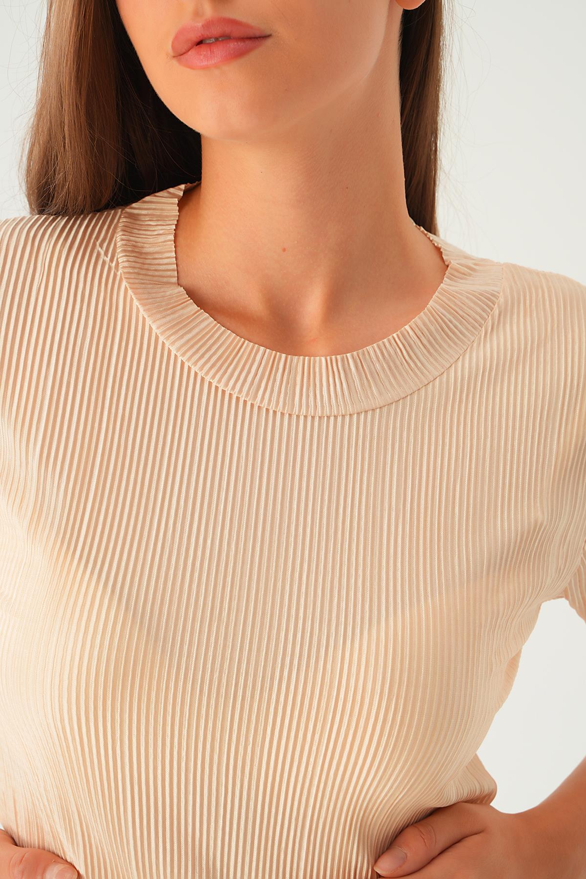 Krem Kısa Kol Pliseli Tişört 223 - 5