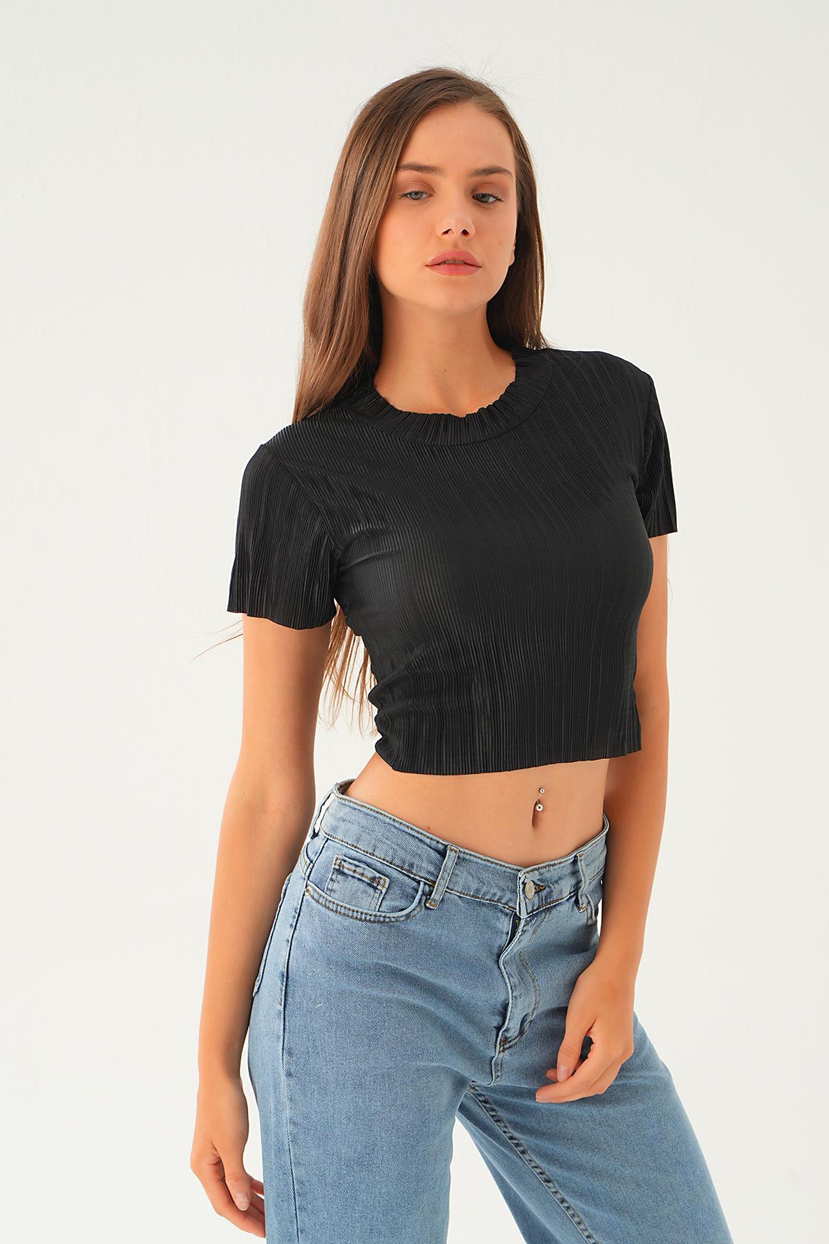 Siyah Kısa Kol Pliseli Tişört 223 - 2
