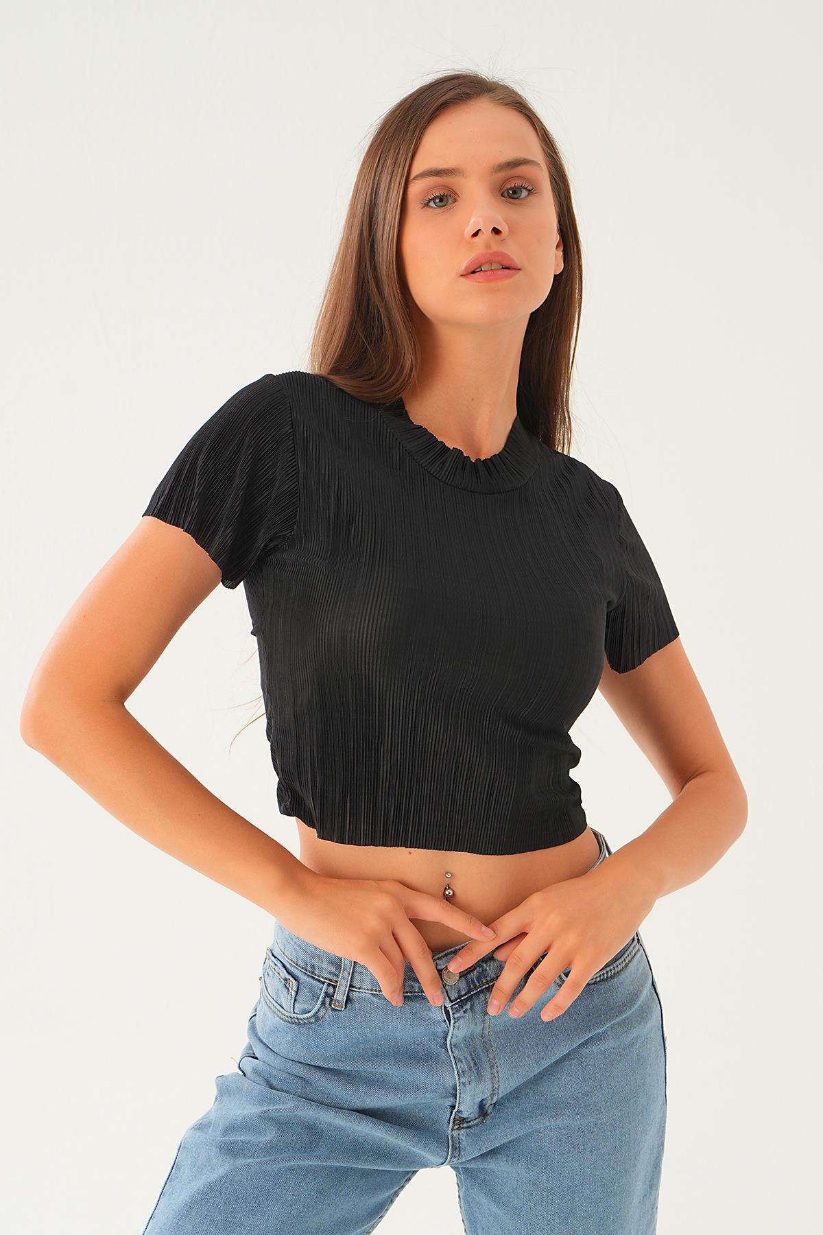 Siyah Kısa Kol Pliseli Tişört 223 - 3