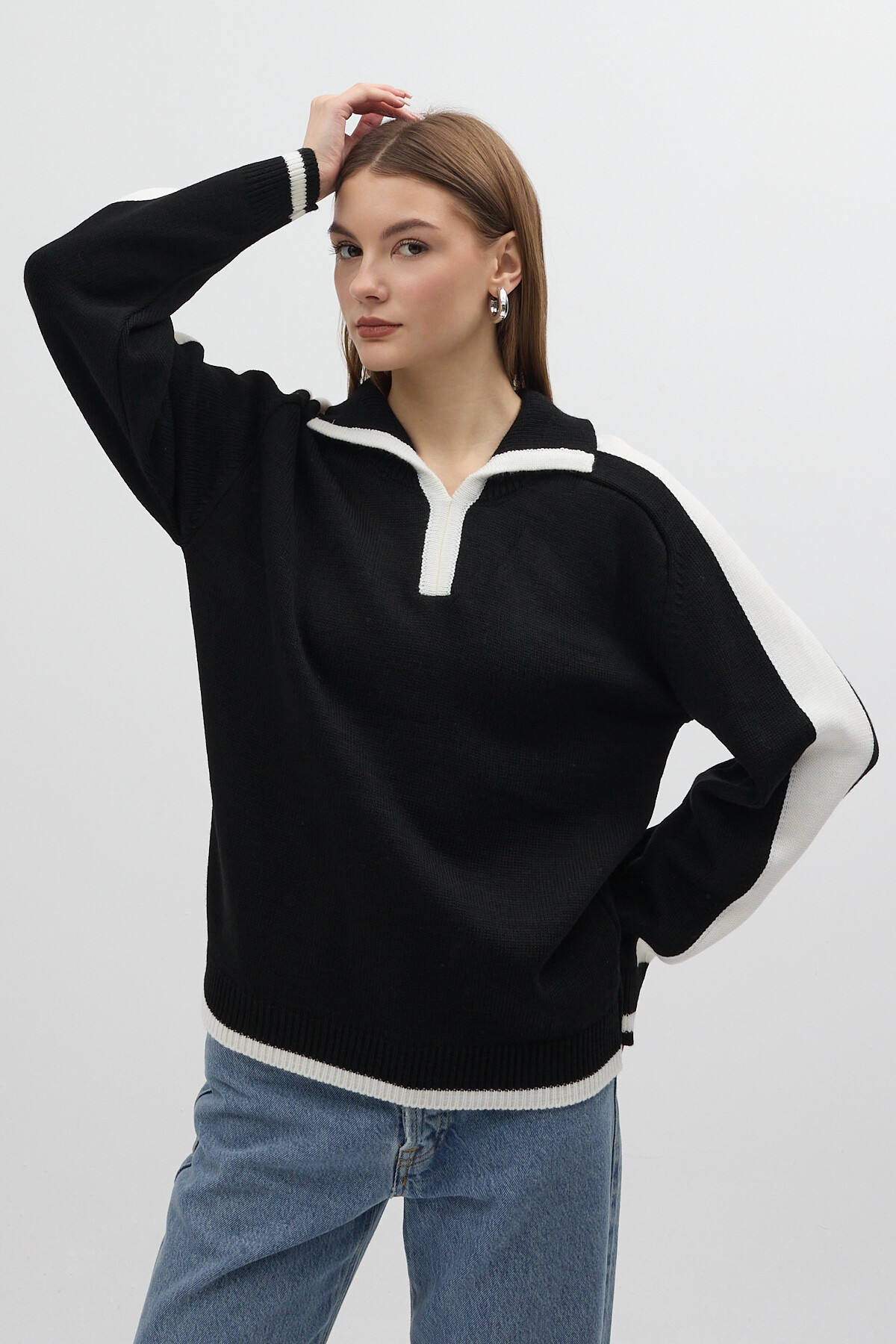 Siyah Omuz Detaylı Fermuar Yaka Kadın Kazak 2233 - 1