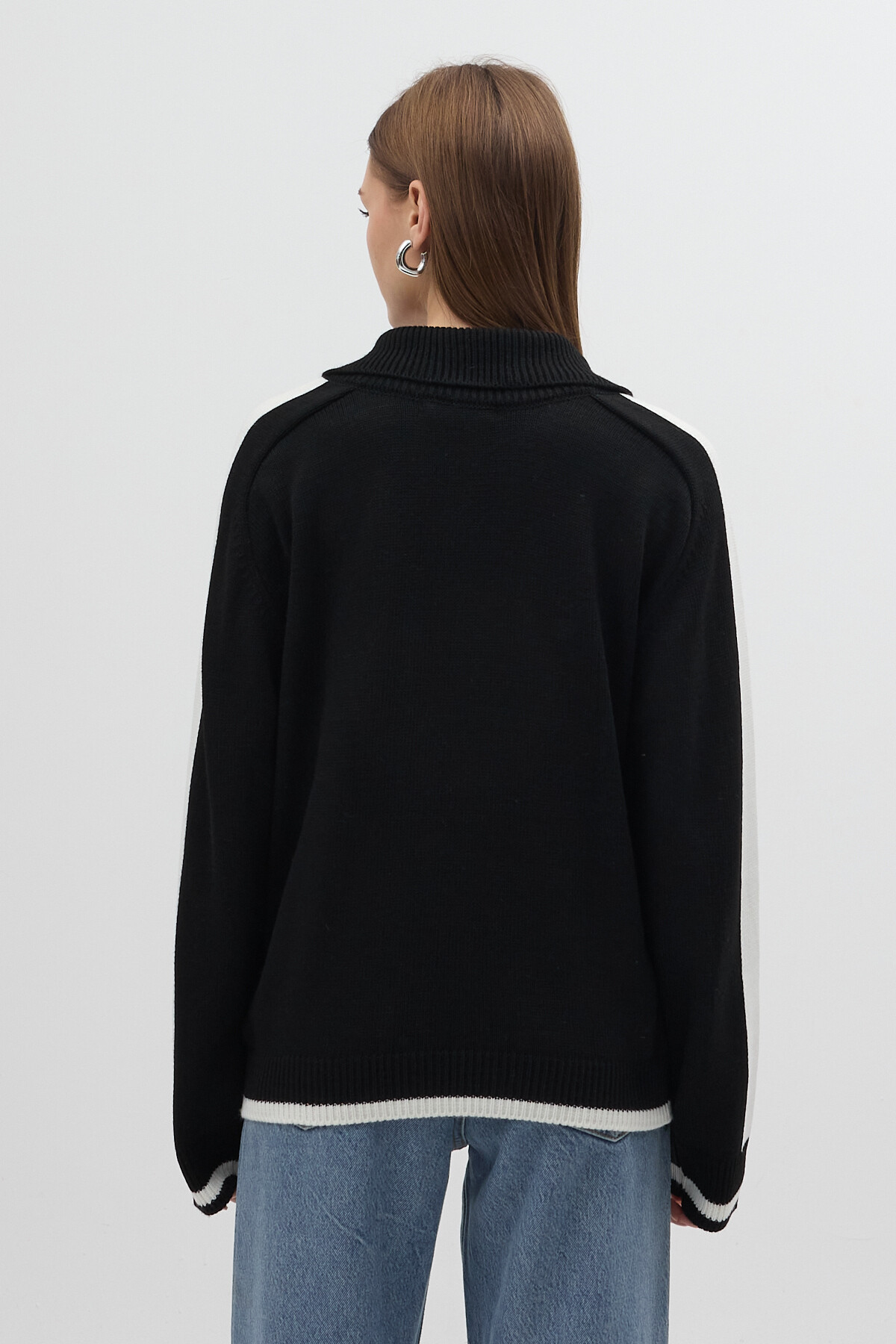 Siyah Omuz Detaylı Fermuar Yaka Kadın Kazak 2233 - RAYS