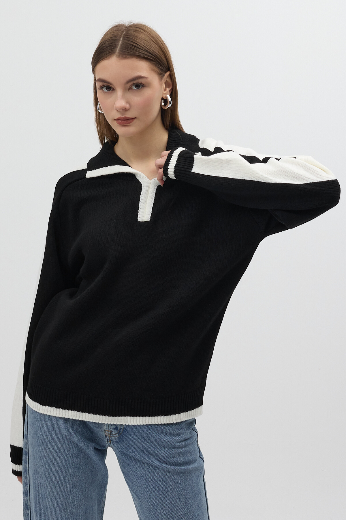 Siyah Omuz Detaylı Fermuar Yaka Kadın Kazak 2233 - 5