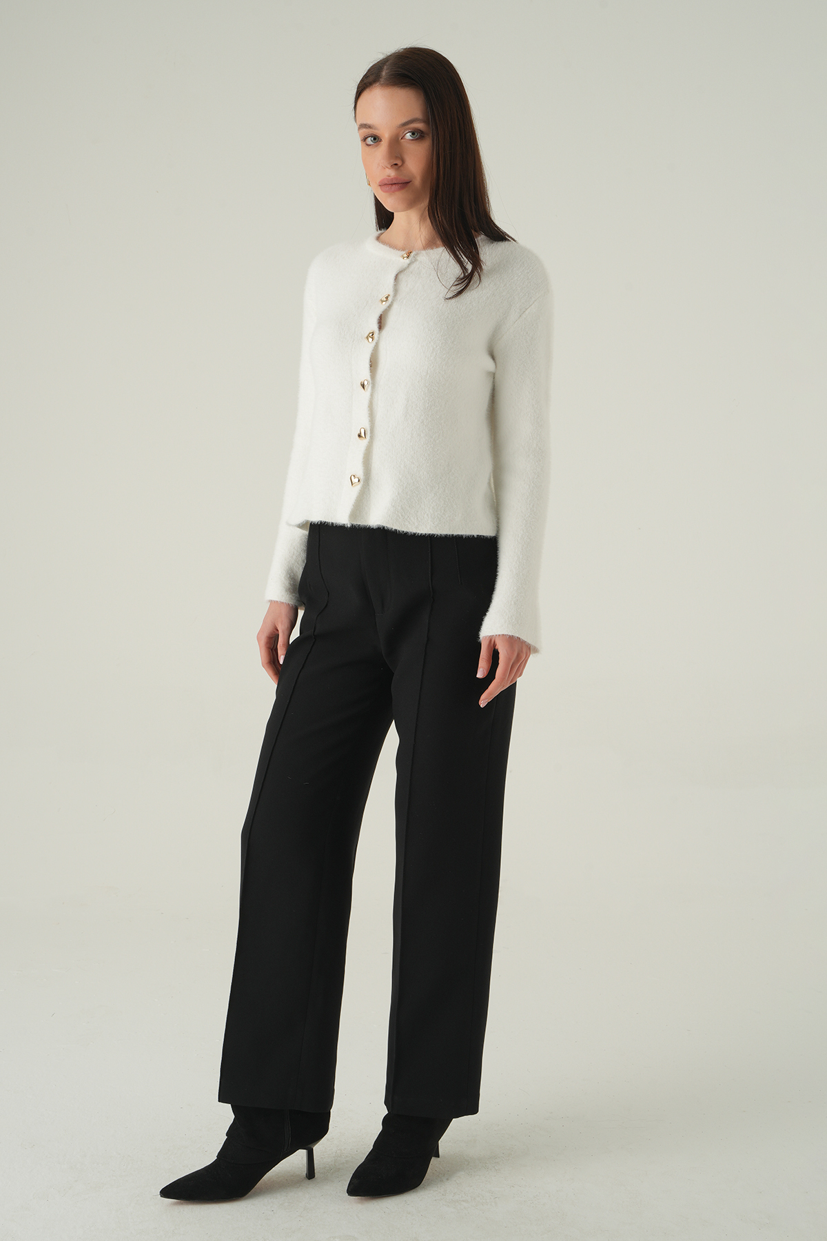 Ekru Kadın Yumoş Dokulu Düğmeli Triko Hırka 2241 - RAYS