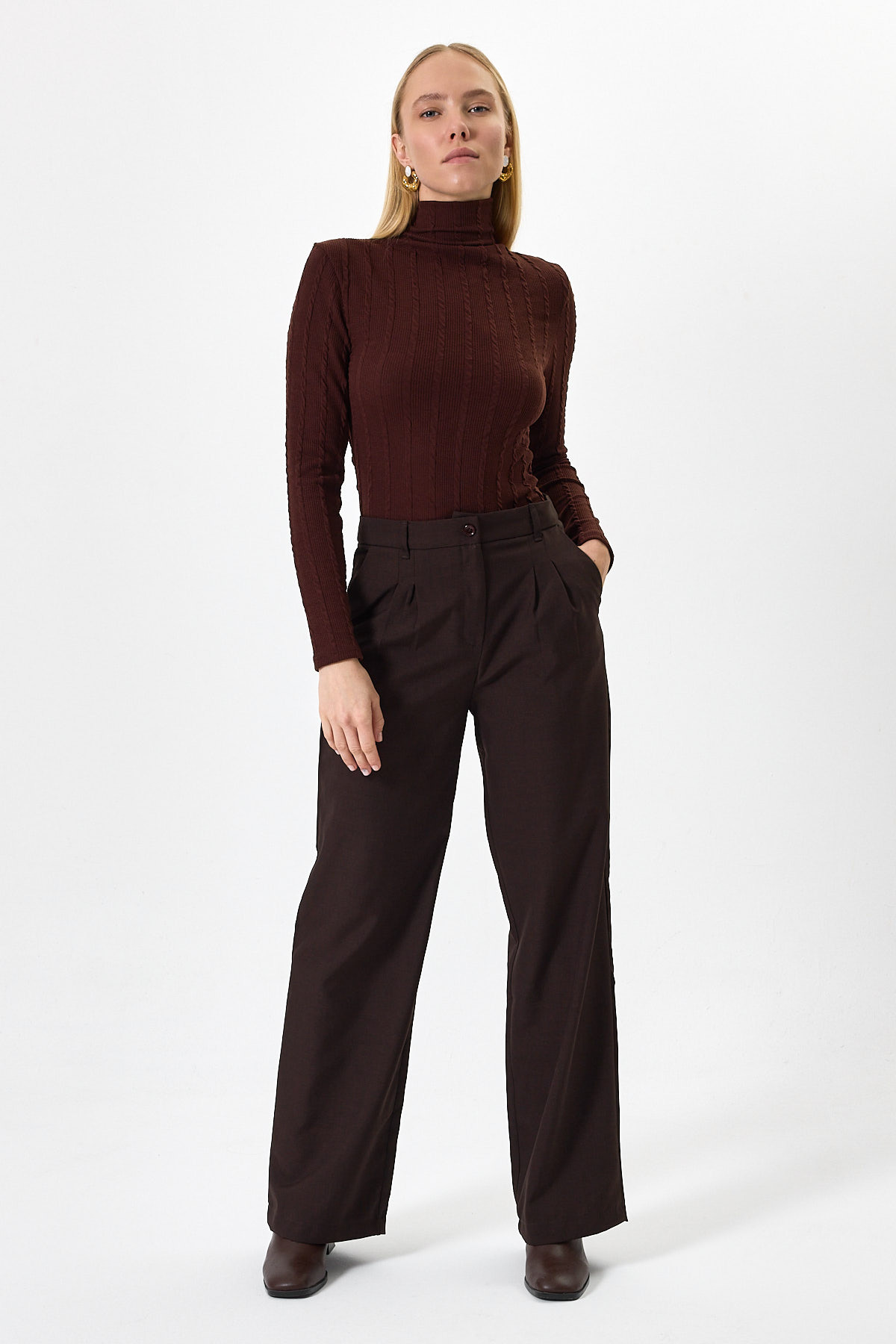 Kahverengi Ajurlu Örgü Desenli Dik Yaka Kadın Bluz 2289 - RAYS