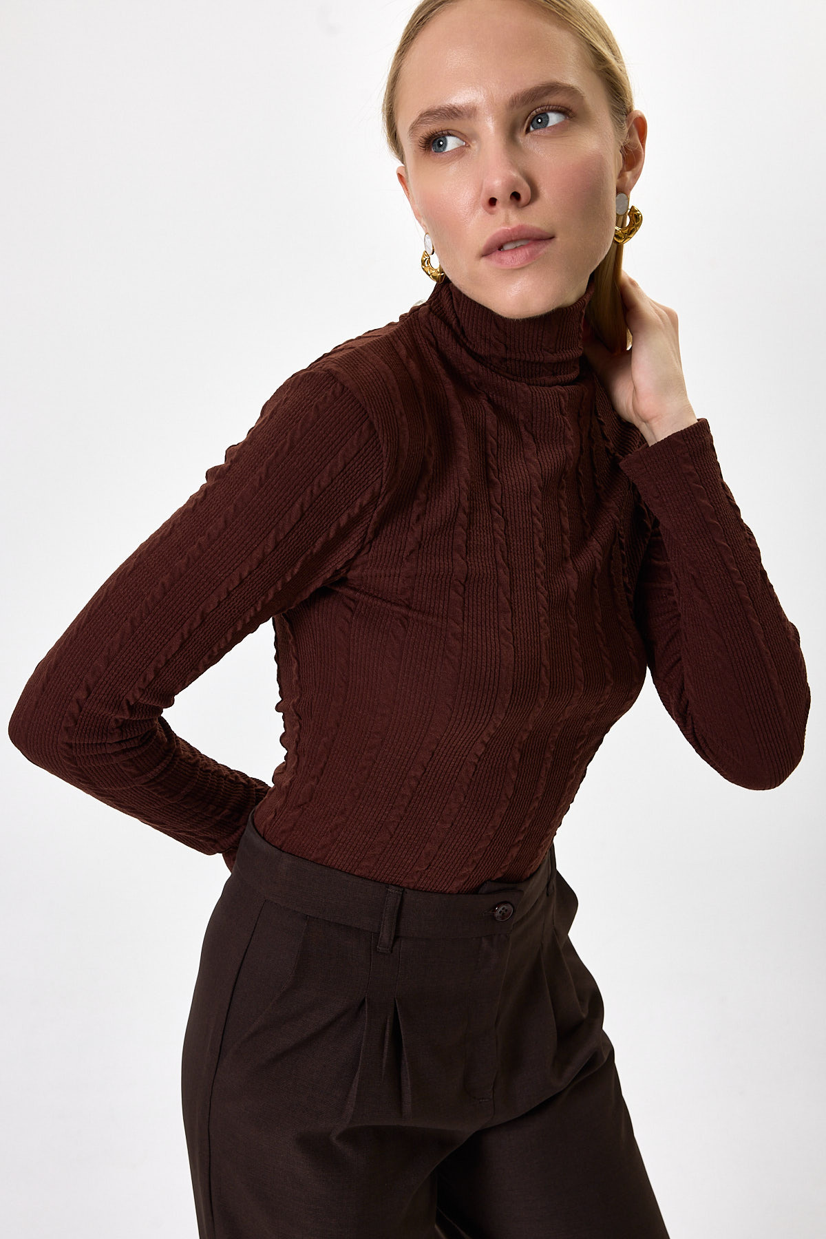 Kahverengi Ajurlu Örgü Desenli Dik Yaka Kadın Bluz 2289 - 6