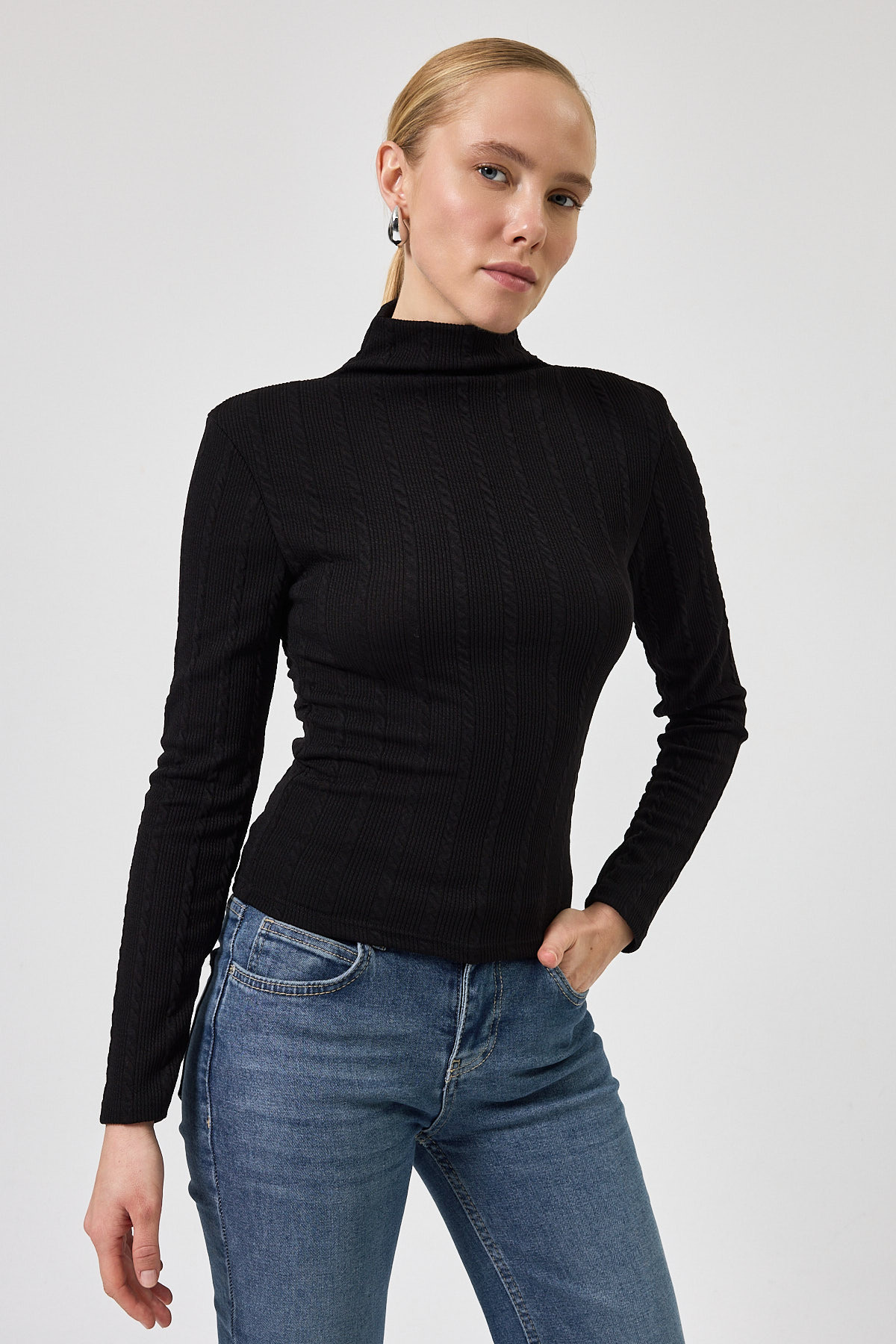 Siyah Ajurlu Örgü Desenli Dik Yaka Kadın Bluz 2289 - RAYS