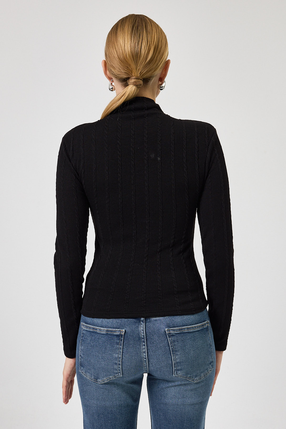 Siyah Ajurlu Örgü Desenli Dik Yaka Kadın Bluz 2289 - 5