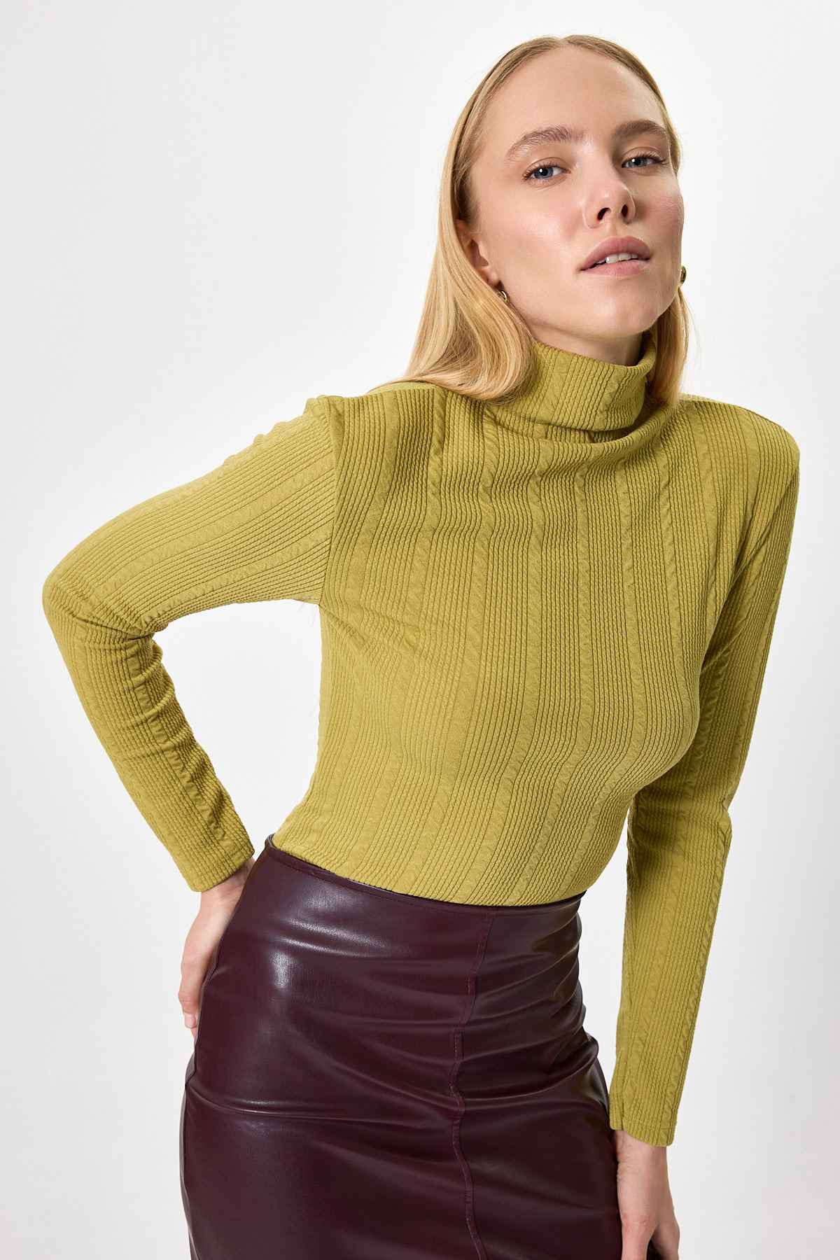 Yeşil Ajurlu Örgü Desenli Dik Yaka Kadın Bluz 2289 - 6