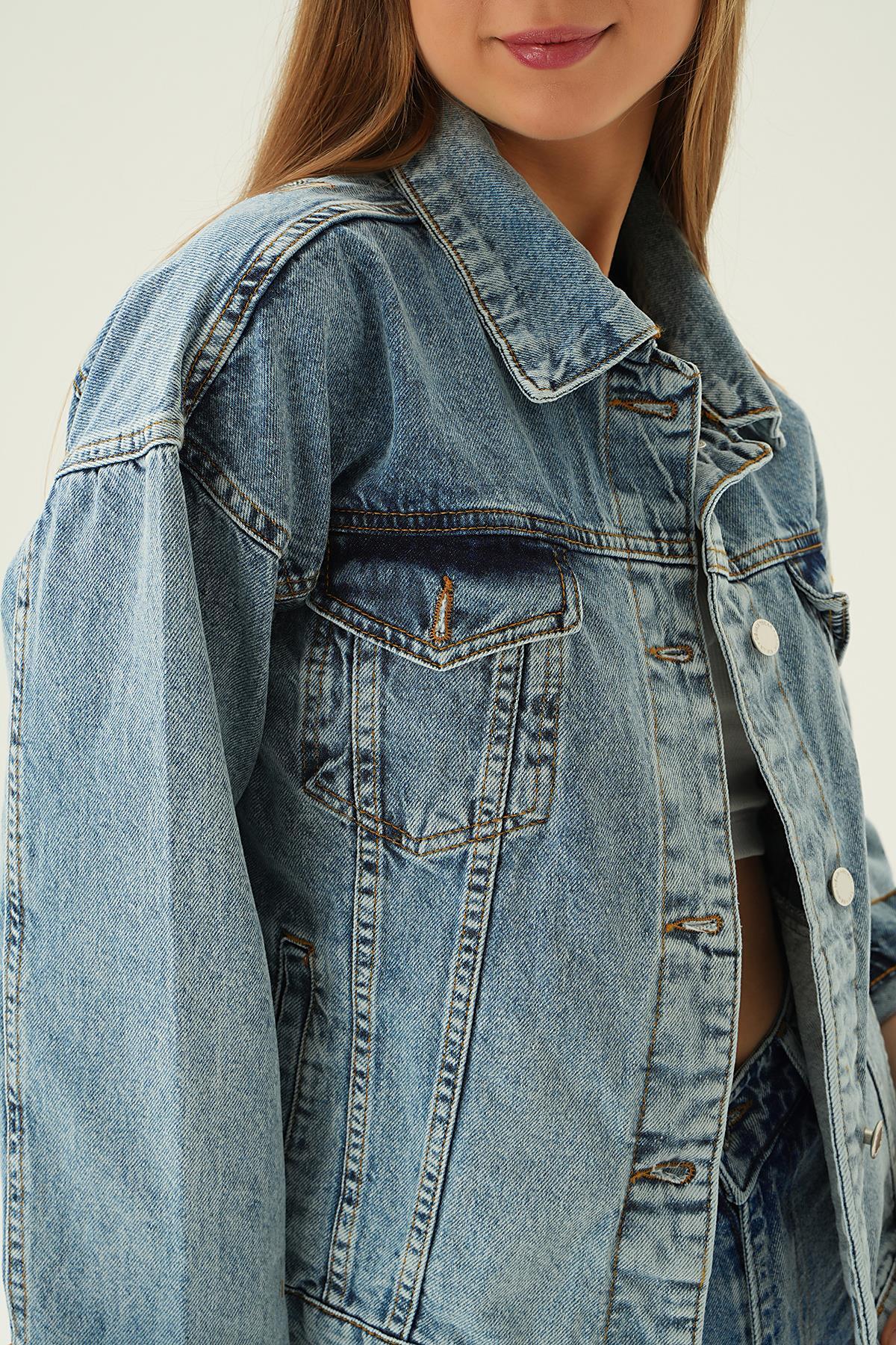 Kar Yıkama Sırt Baskılı Jean Ceket 2301 - 6